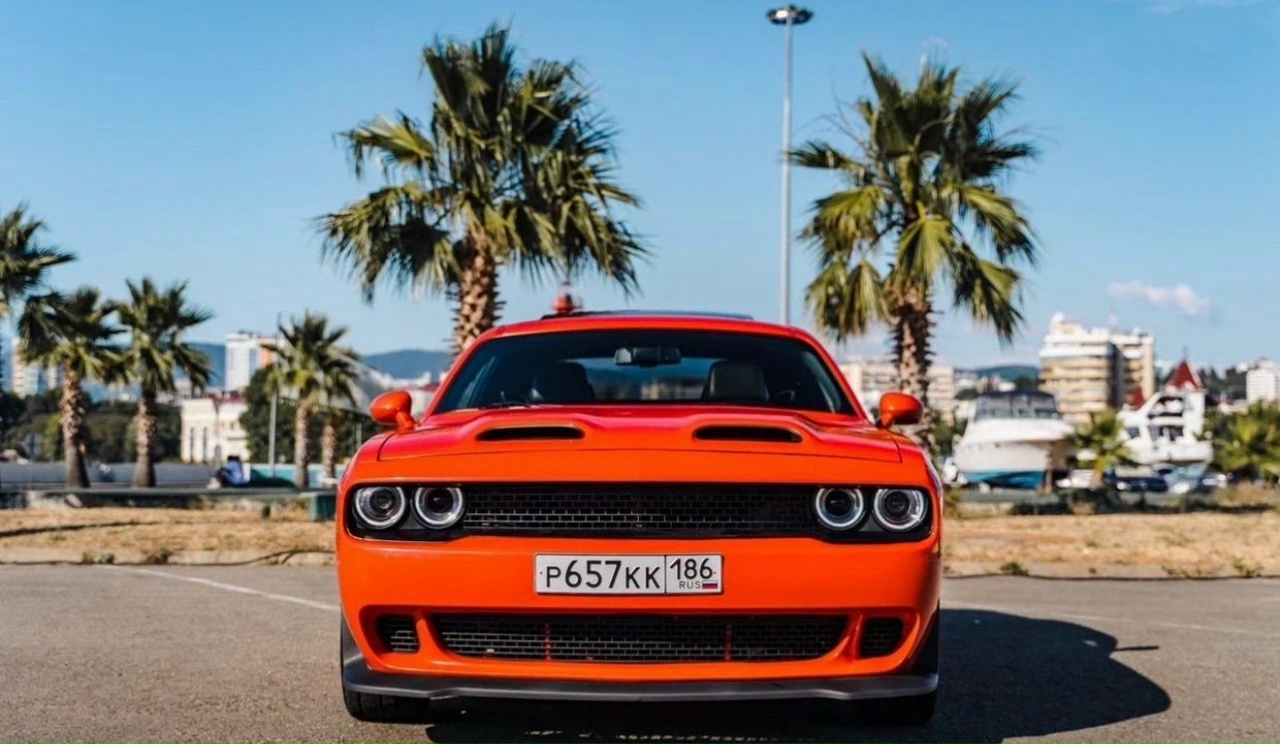 Прокат кабриолета в Геленджике — Dodge Challenger 2020, фото 4