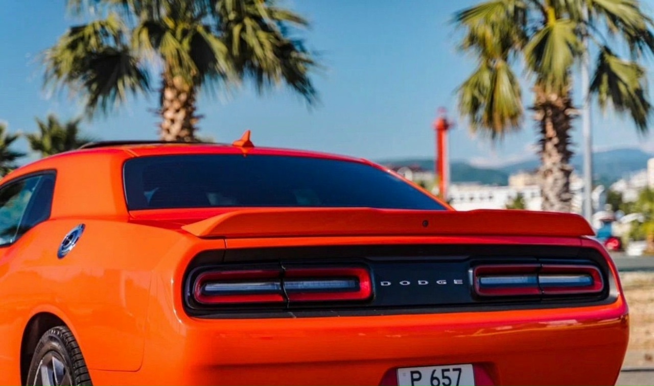 Прокат кабриолета в Геленджике — Dodge Challenger 2020, фото 5