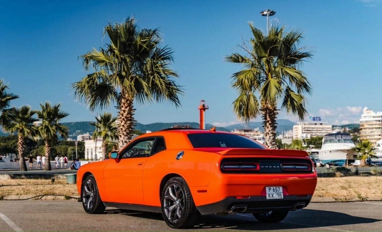 Прокат кабриолета в Геленджике — Dodge Challenger 2020, фото 6